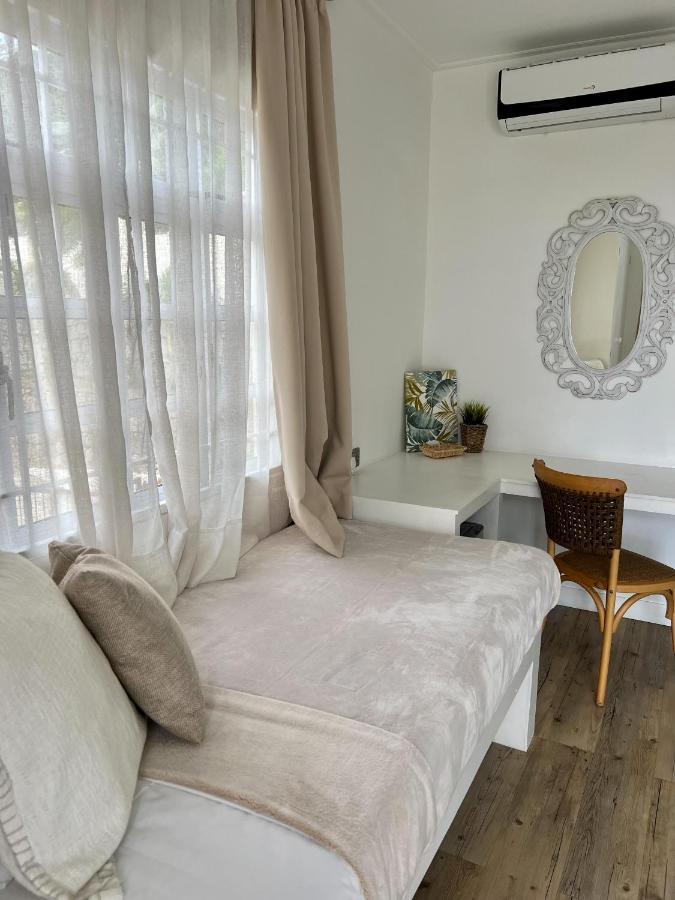 The Runway Lodge Pointe La Rue Extérieur photo