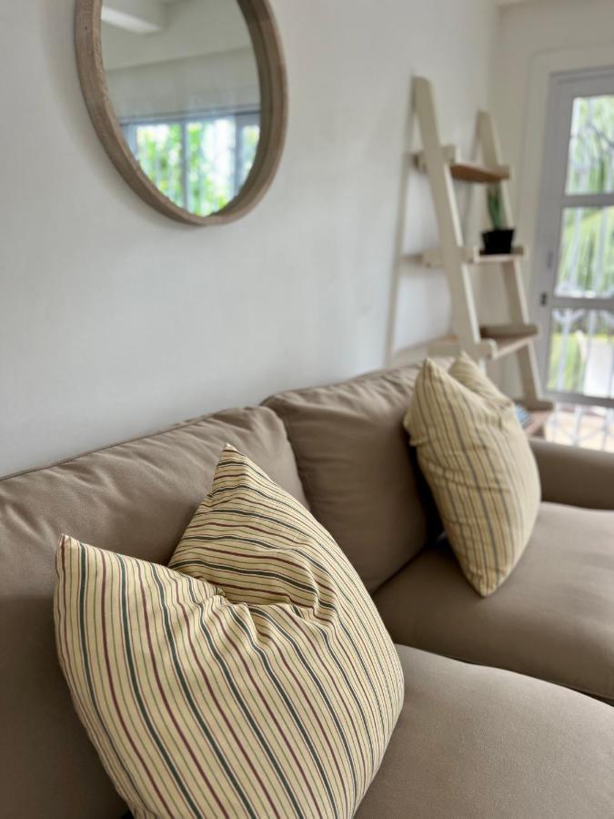 The Runway Lodge Pointe La Rue Extérieur photo