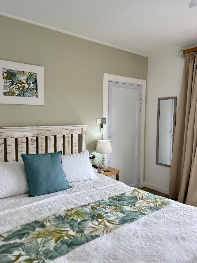The Runway Lodge Pointe La Rue Extérieur photo